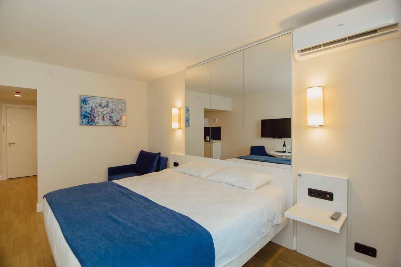 Nuage - 1St Line Sea View Apartments Батуми Экстерьер фото