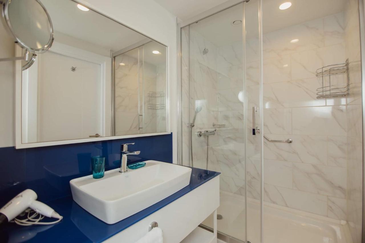 Nuage - 1St Line Sea View Apartments Батуми Экстерьер фото