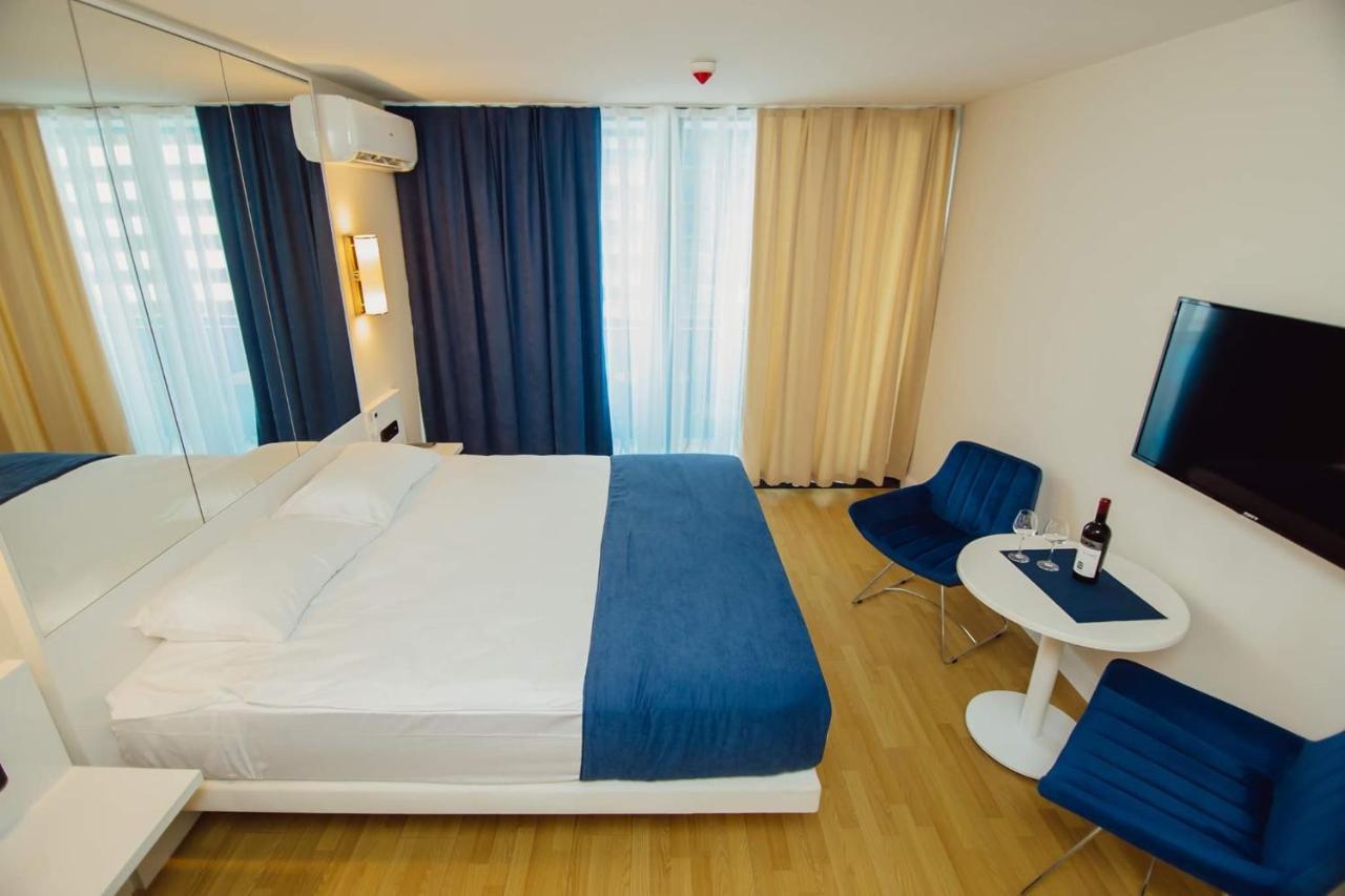 Nuage - 1St Line Sea View Apartments Батуми Экстерьер фото