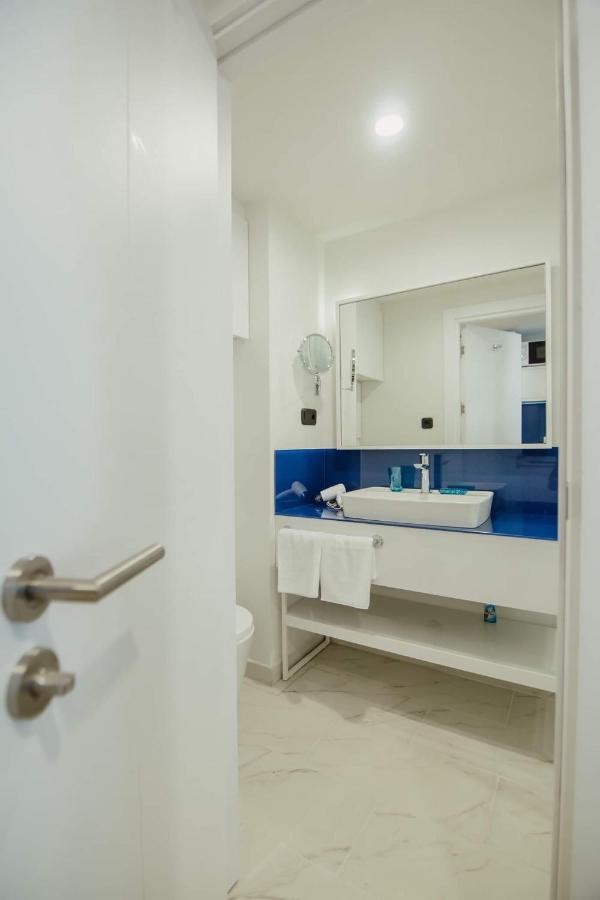 Nuage - 1St Line Sea View Apartments Батуми Экстерьер фото